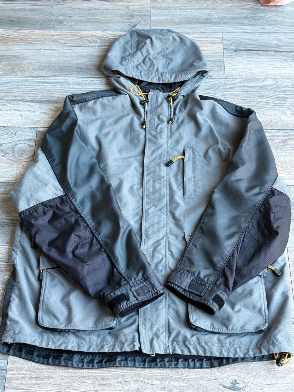 GAP Men's Hooded Raincoat in Light Gray with Dark Charcoal Panels